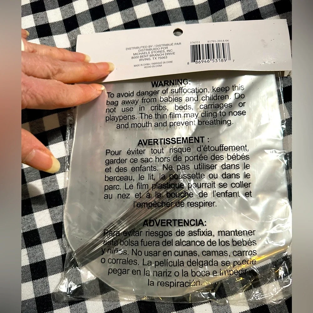 CELEBRATE IT 20 of 25 TREAT BAGS W/ TIES 6.25”x7.75” CLEAR ROUNDED BOTTOM GIFT